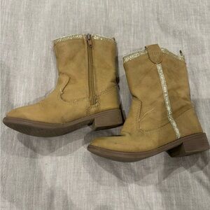 Toddler Girls OshKosh Bgosh boots. Size 9.